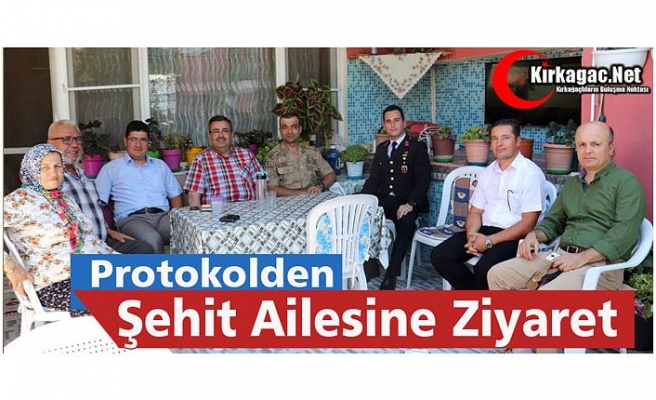 PROTOKOLDEN ŞEHİT AİLESİNE ZİYARET