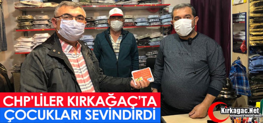 CHP'LİLER KIRKAĞAÇ'TA ÇOCUKLARI SEVİNDİRDİ