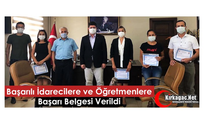 BAŞARILI İDARECİLERE ve ÖĞRETMENLERE BAŞARI BELGESİ VERİLDİ