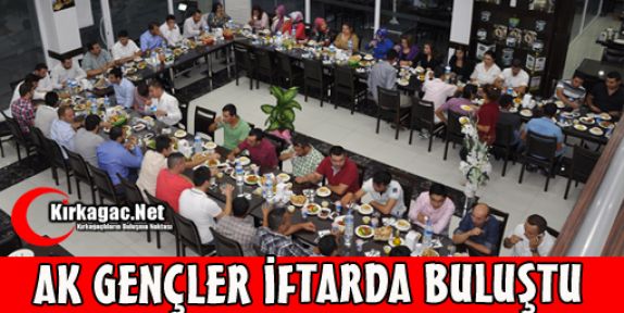 AK PARTİLİLER İFTARDA BULUŞTU