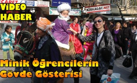 Minik Öğrencilerden Gövde Gösterisi(VİDEO)