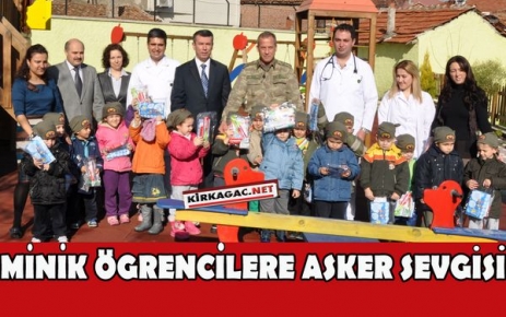 MİNİKLERE ASKER SEVGİSİ