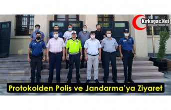 İLÇE PROTOKOLÜNDEN POLİS ve JANDARMAYA BAYRAM...