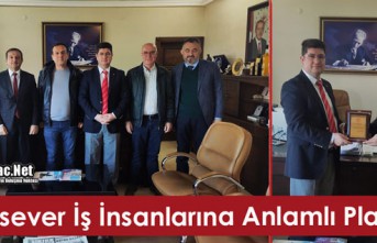 HAYIRSEVER İŞ İNSANLARINA ANLAMLI PLAKET