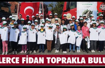 KIRKAĞAÇ’TA YÜZLERCE FİDAN TOPRAKLA BULUŞTU