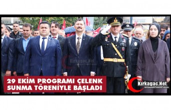 29 EKİM PROGRAMI ÇELENK SUNMA TÖRENİYLE BAŞLADI