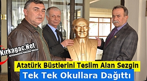 ADD BAŞKANI SEZGİN OKULLARA ATATÜRK BÜSTÜ DAĞITTI