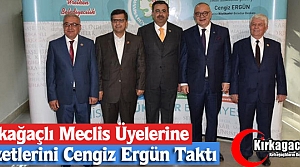 KIRKAĞAÇLI MECLİS ÜYELERİNE ROZETLERİNİ ERGÜN...