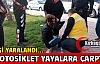 MOTOSİKLET YAYALARA ÇARPTI 4 YARALI