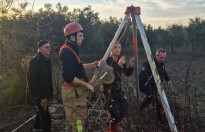 KIRKAĞAÇ'TA KUYUYA DÜŞEN KÖPEĞİ İTFAİYE KURTARDI(VİDEO)