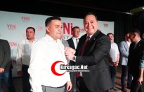 CHP'DEN İSTİFA EDEN BAŞKAN DÖNMEZ TÖRENLE YENİ PARTİ'YE KATILDI